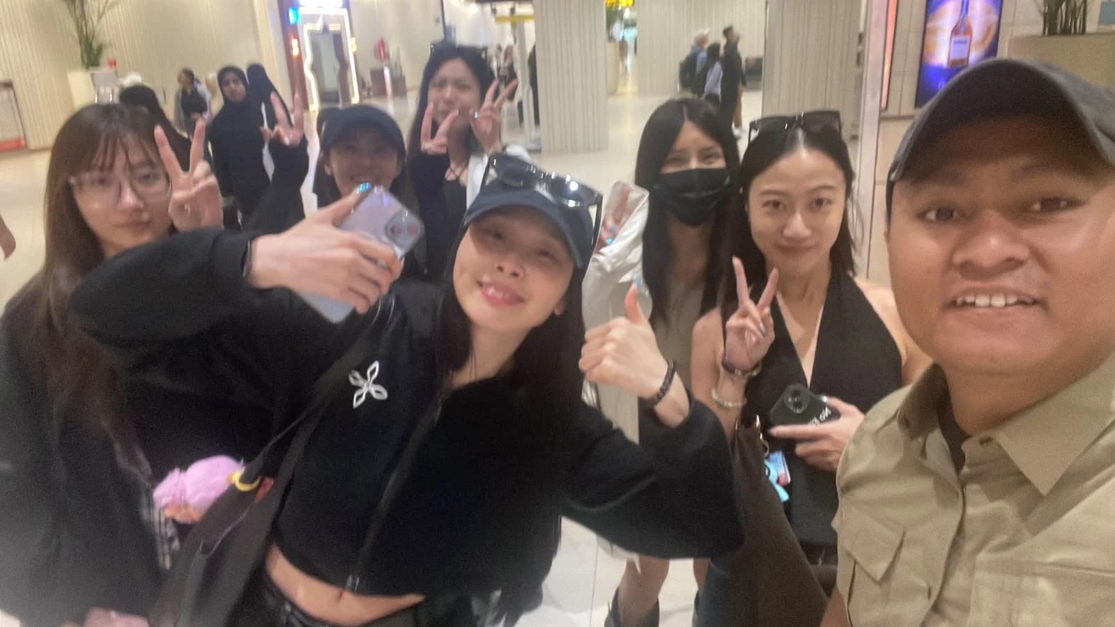 Sambut Kedatangan Artis Internasional di Indonesia